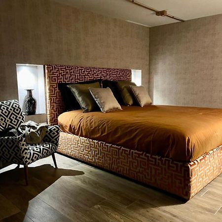 Portrait Luxury Loft Apartment Bari Bagian luar foto