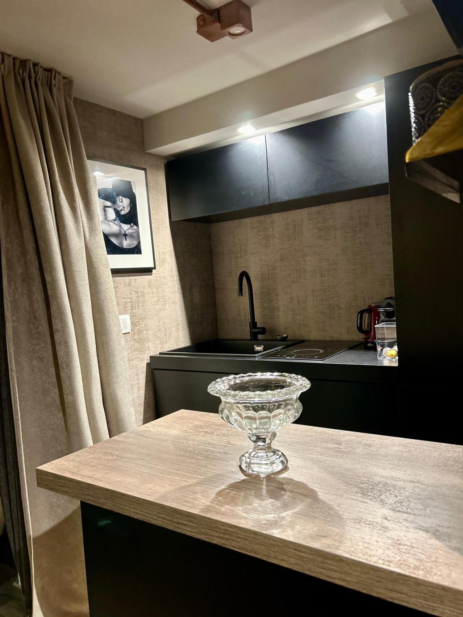 Portrait Luxury Loft Apartment Bari Bagian luar foto